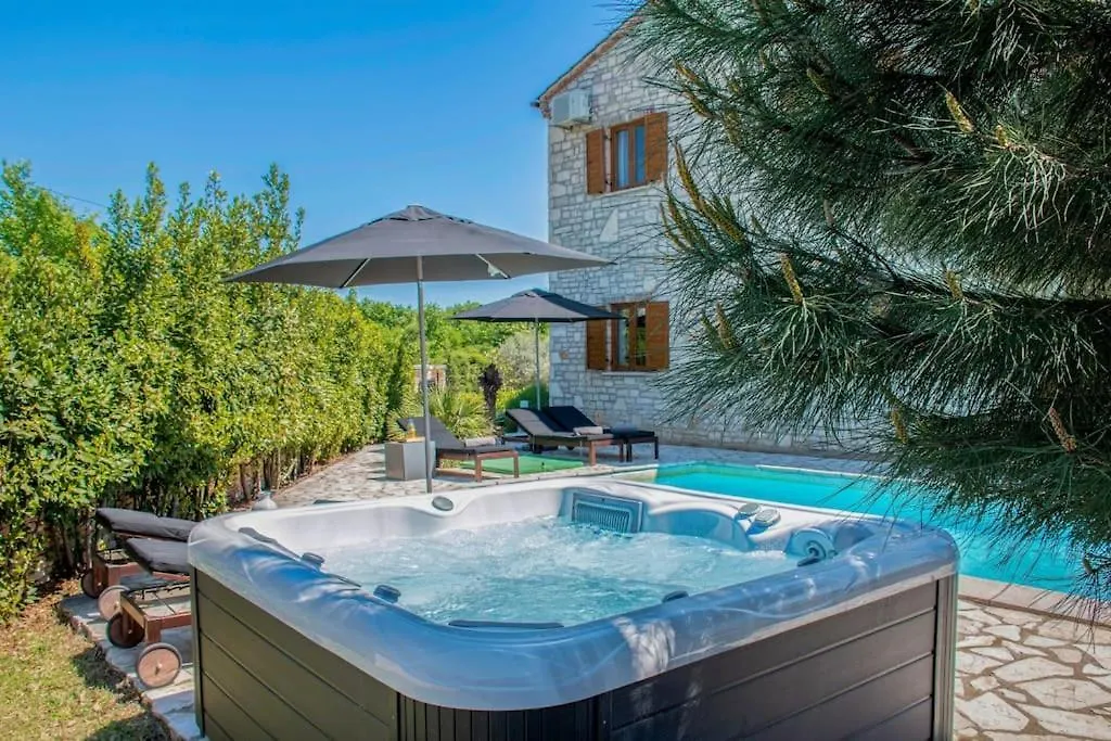 Villa Verde Istria In Svetvincenat Cabrunici